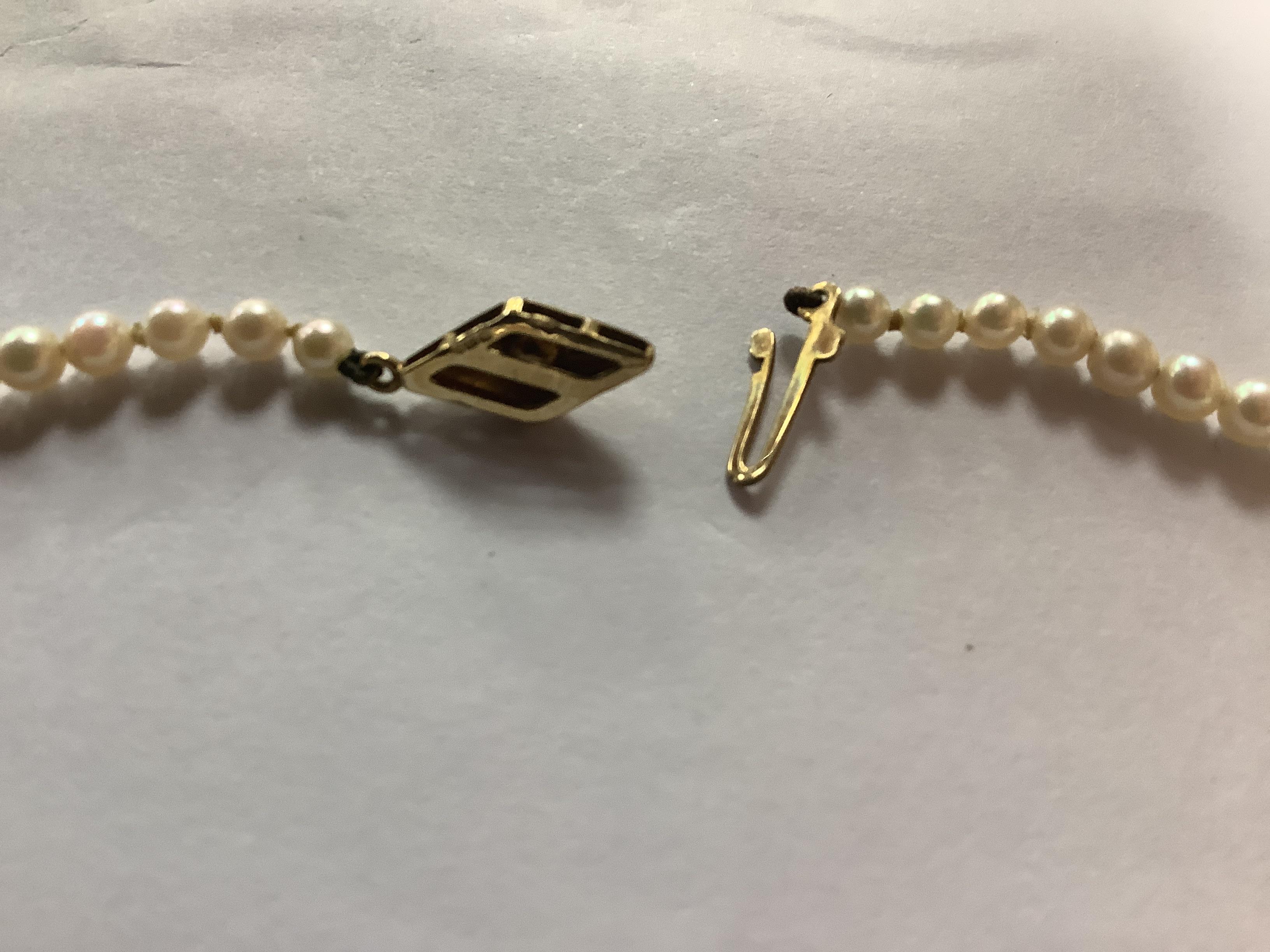 A small group of mainly modern 9ct jewellery including three gem rings, including solitaire diamond, five gem set pendants, including 9ct gold mounted banded agate and blue john, by David Scott Walker, a pair of lapis la